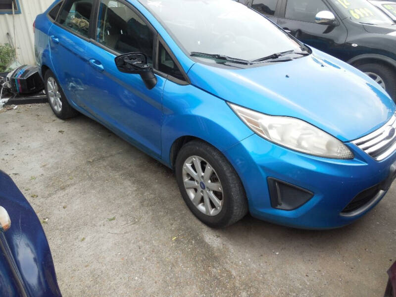2012 Ford Fiesta SE's photo
