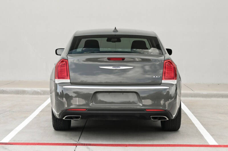 2019 Chrysler 300 Limited