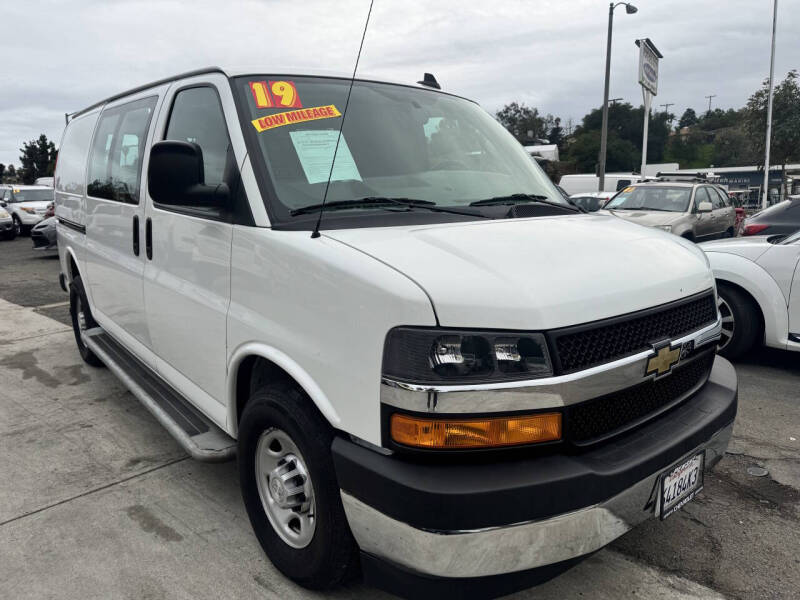 2019 Chevrolet Express Cargo Work Van's photo