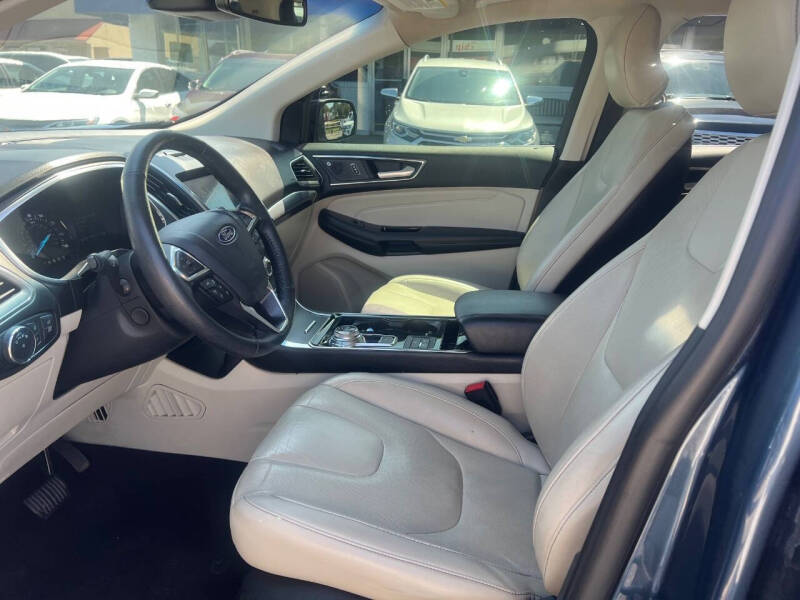 2019 Ford Edge Titanium