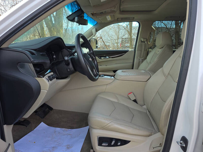 2018 Cadillac Escalade Luxury