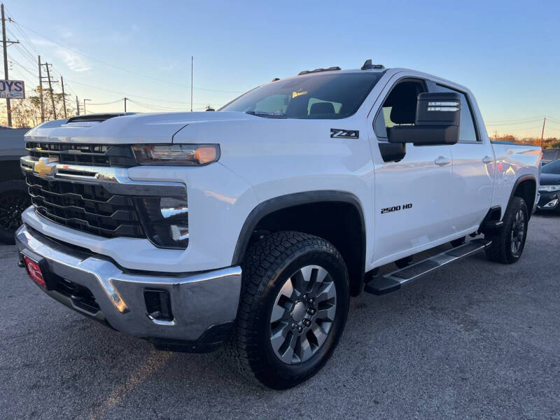 Used 2024 Chevrolet Silverado 2500HD LT with VIN 2GC4YNE76R1113868 for sale in Garland, TX