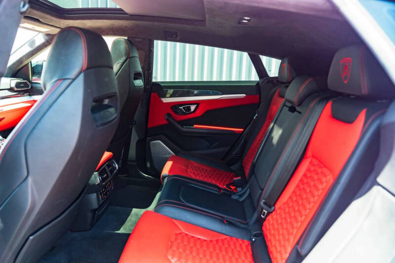 2020 Lamborghini Urus
