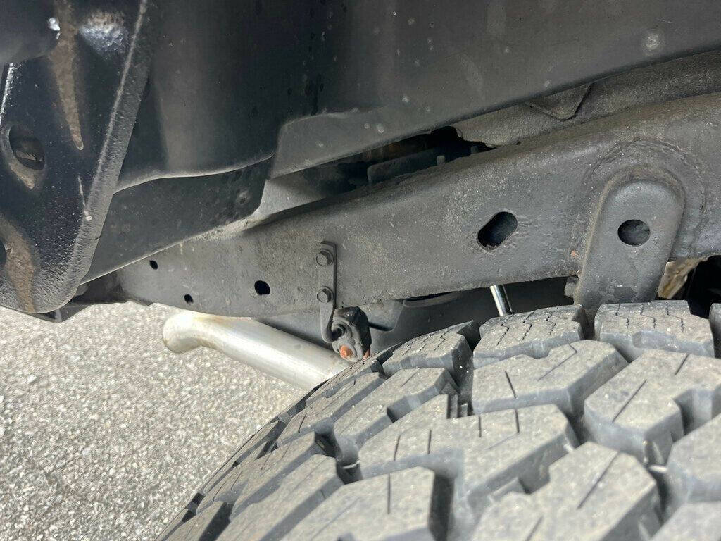 2004 Jeep Wrangler 17