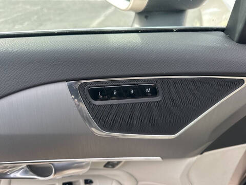 2023 Volvo XC90 B5 Core