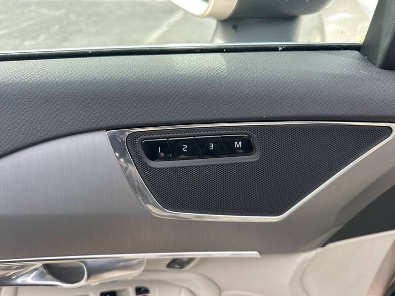 2023 Volvo XC90 B5 Core