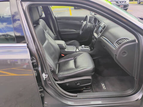 2015 Chrysler 300 Limited