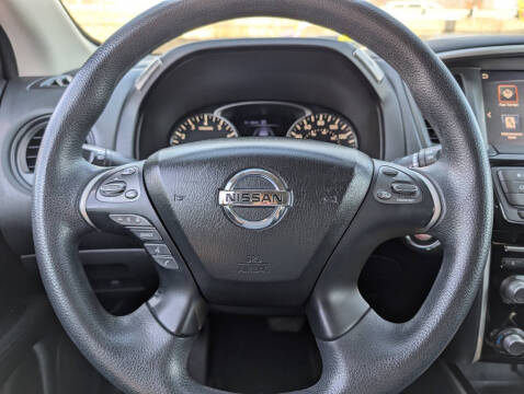 2017 Nissan Pathfinder S