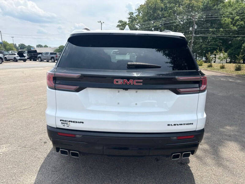 2024 GMC Acadia Elevation