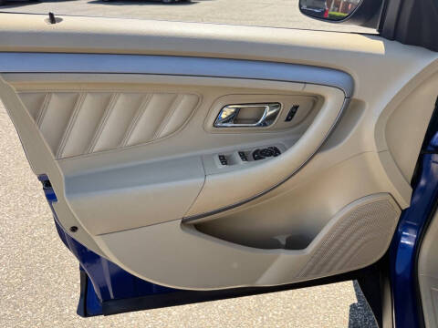 2015 Ford Taurus SEL