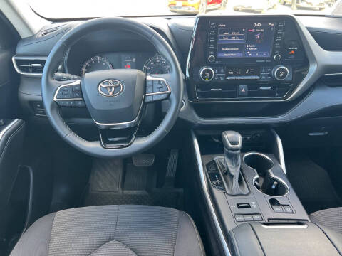 2021 Toyota Highlander LE