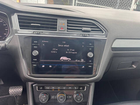 2018 Volkswagen Tiguan 2.0T SEL Premium 4Motion