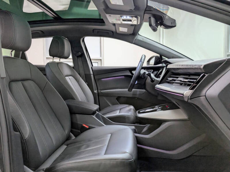 2024 Audi Q4 e-tron quattro Premium Plus 55