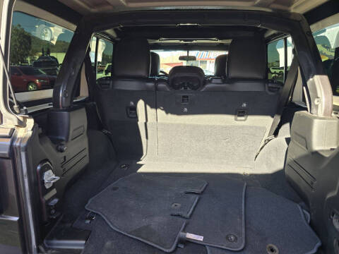 2020 Jeep Wrangler Unlimited Sahara Altitude