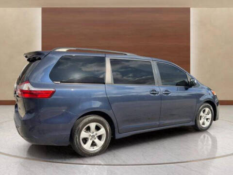 2019 Toyota Sienna LE 8-Passenger