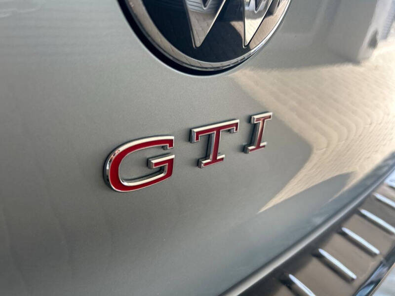 2025 Volkswagen Golf GTI SE