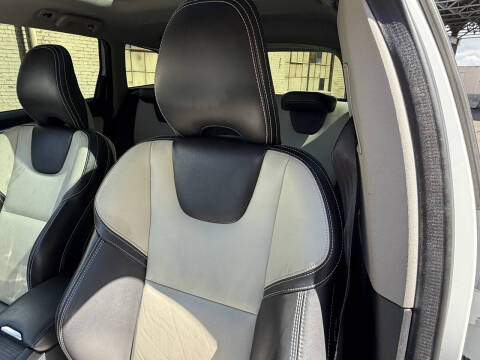 2017 Volvo XC60 T6 Dynamic