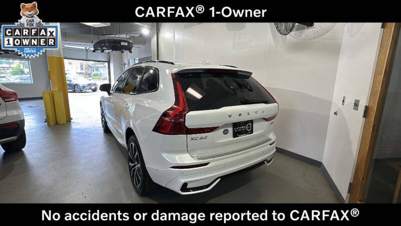 2024 Volvo XC60 B5 Plus Dark Theme