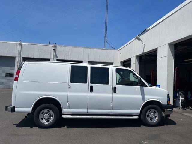 2023 Chevrolet Express 2500