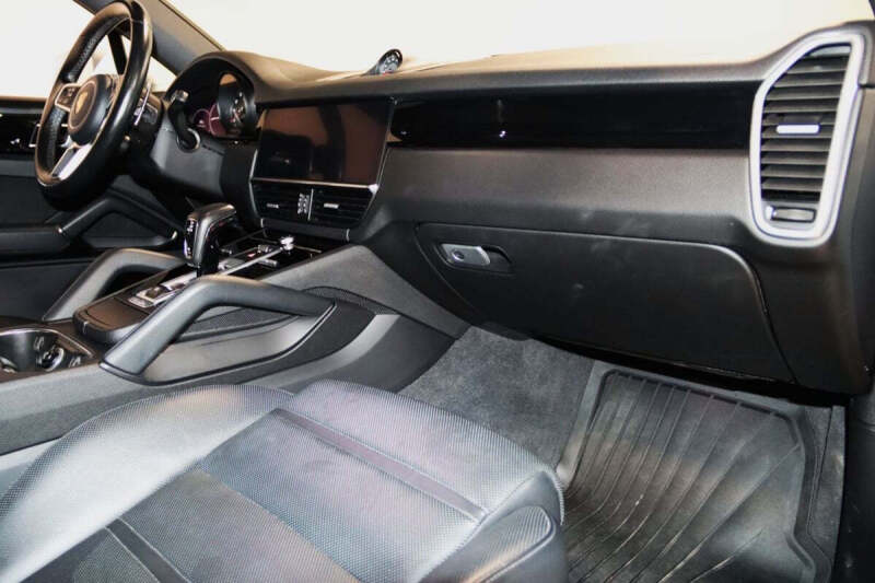 2023 Porsche Cayenne
