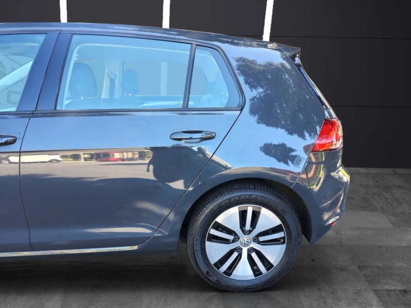 2016 Volkswagen e-Golf SE