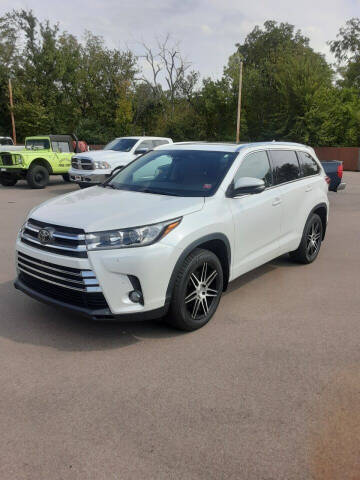 2018 Toyota Highlander for sale at Ol Mac Motors in Topeka KS