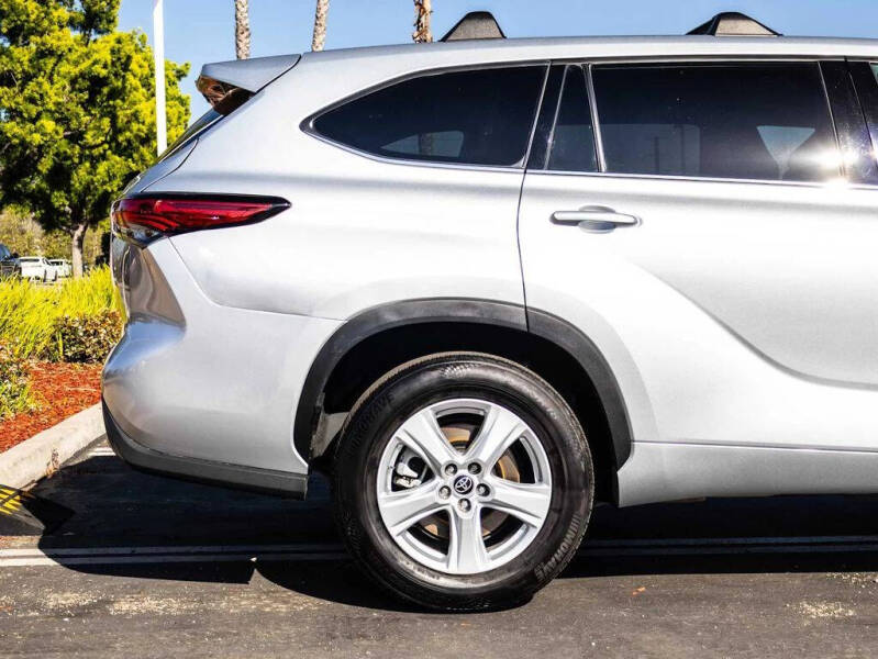2022 Toyota Highlander LE