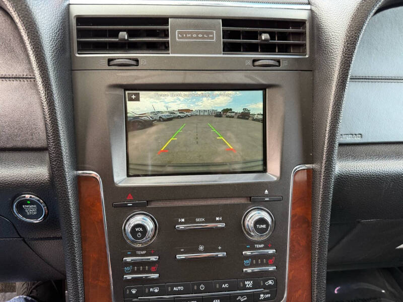 2016 Lincoln Navigator Select photo 16