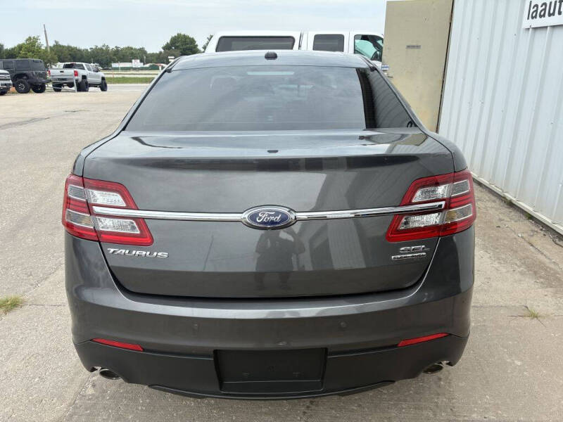 2016 Ford Taurus SEL