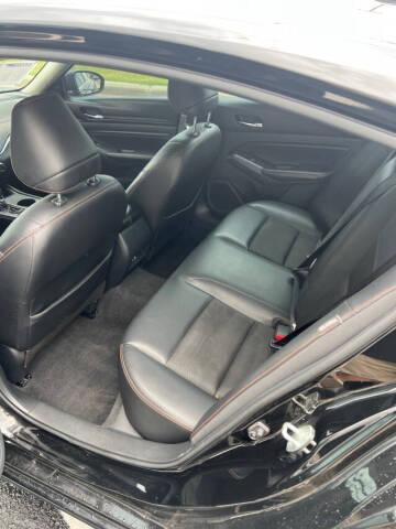 2021 Nissan Altima 2.5 SR