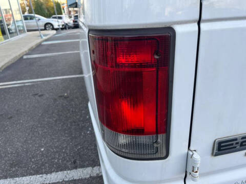 2011 Ford E-Series E-250