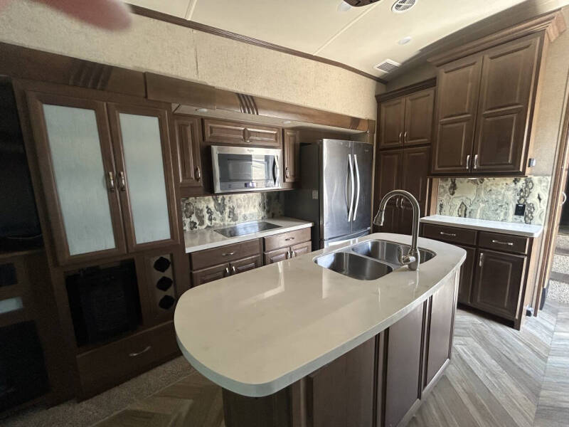 2016 CEDAR CREEK 38EL