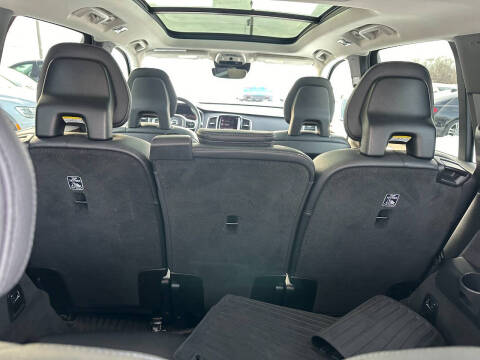 2016 Volvo XC90 T6 Momentum