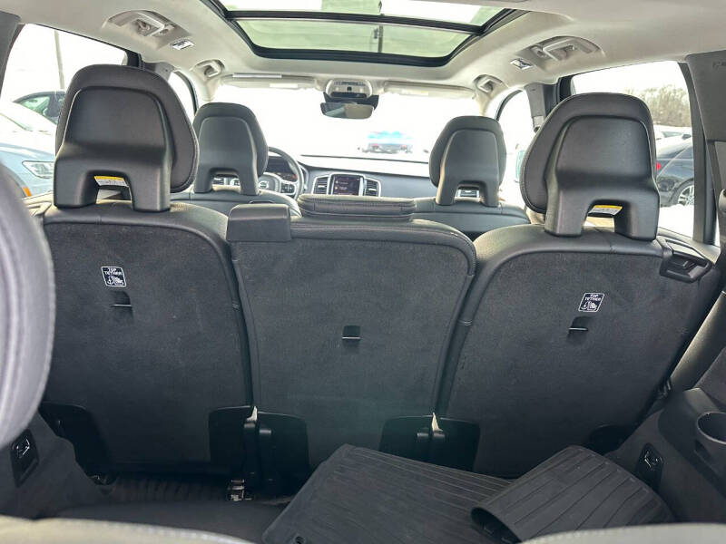 2016 Volvo XC90 T6 Momentum