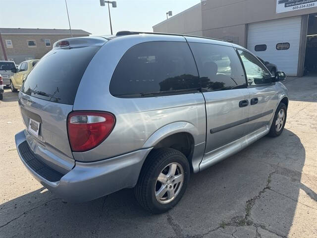 2005 Dodge Grand Caravan SE
