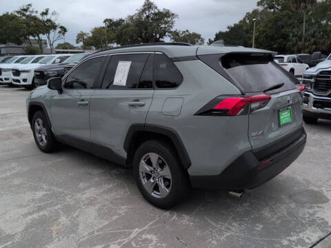 2022 Toyota RAV4 Hybrid XLE