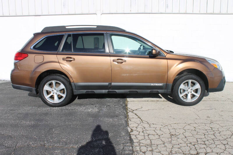 2013 Subaru Outback Premium photo 6