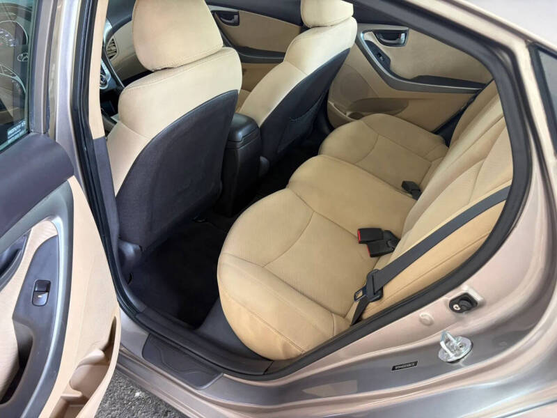 2012 Hyundai Elantra
