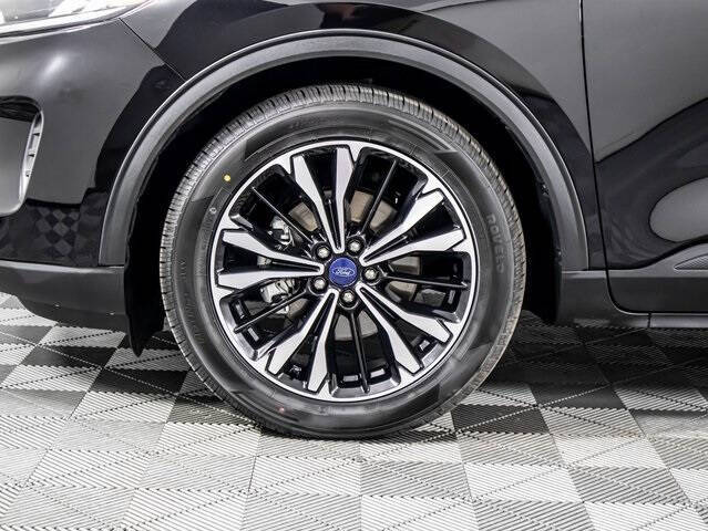 2022 Ford Escape Hybrid SE