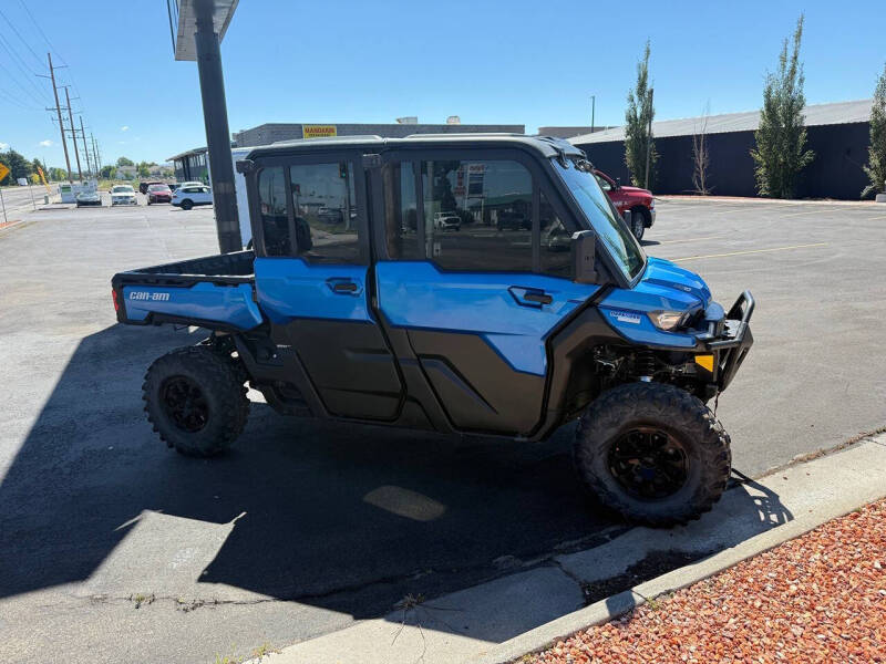 2023 Can-Am Defender Max Limited Cab HD10