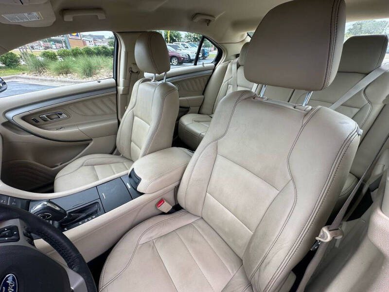 2014 Ford Taurus SEL