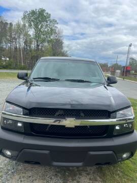 2003 Chevrolet Avalanche for sale at Simyo Auto Sales in Thomasville NC