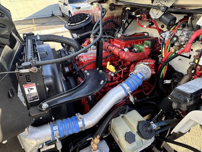 2015 Freightliner M2 106