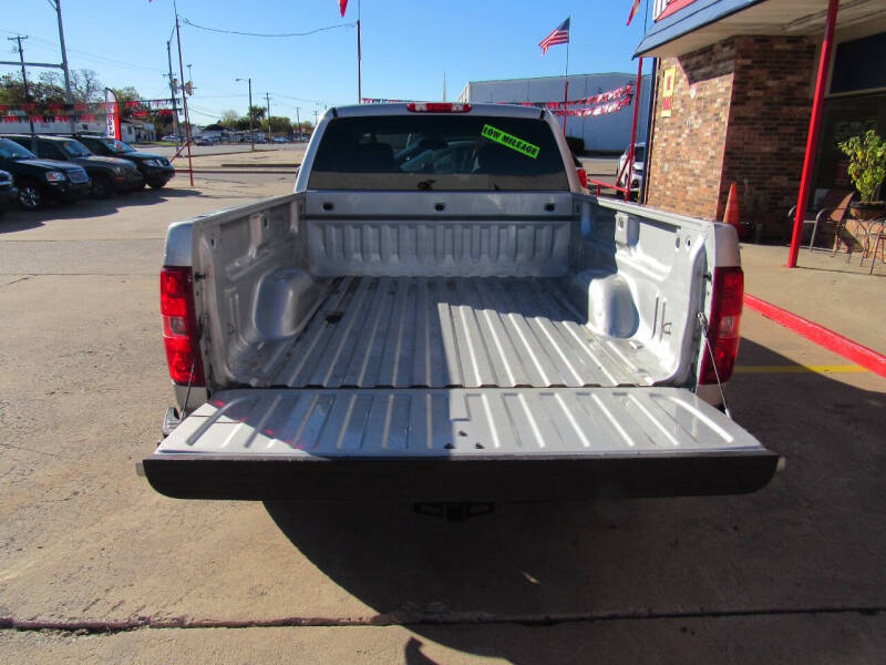 2011 Chevrolet Silverado 1500 LS photo 20