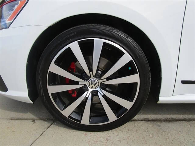 2018 Volkswagen Passat V6 GT