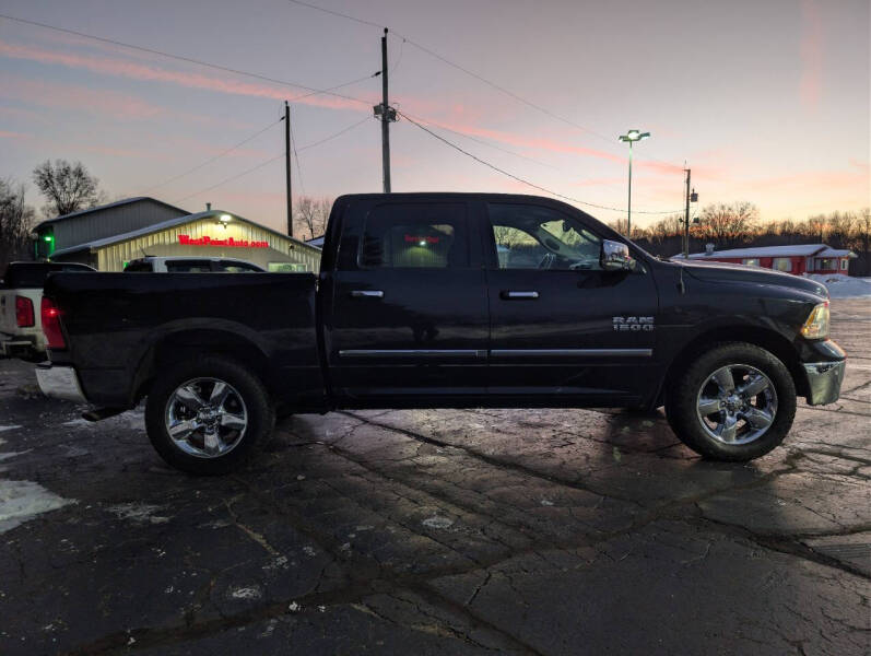 2017 RAM 1500 SLT