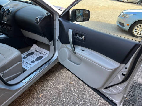 2013 Nissan Rogue SV w/SL Package