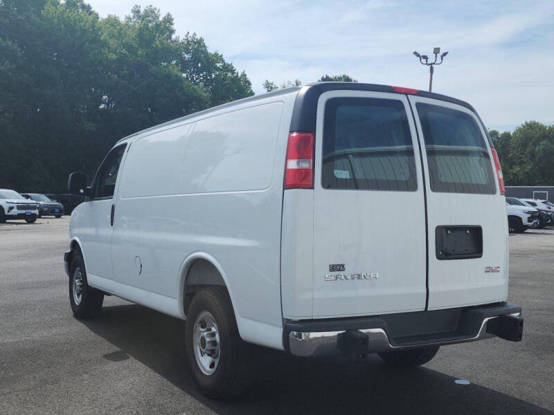 2025 GMC Savana 2500