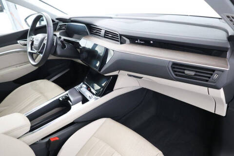 2024 Audi Q8 e-tron quattro Premium Plus