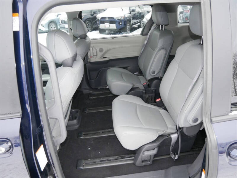 2023 Toyota Sienna XLE 7-Passenger
